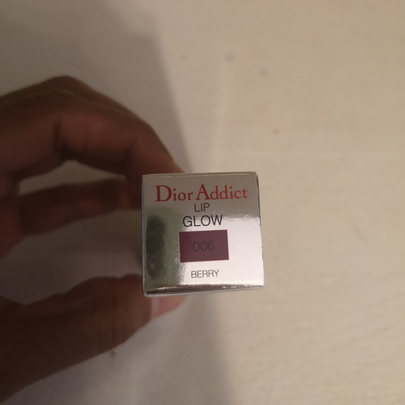 Dior Addict Lip Glow in Berry - Picture 3 of 3